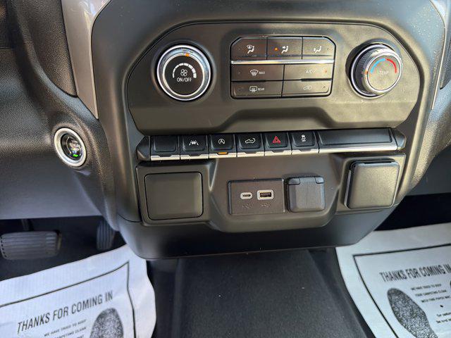 2023 Chevrolet Silverado 1500 4WD Double Cab Standard Bed Custom