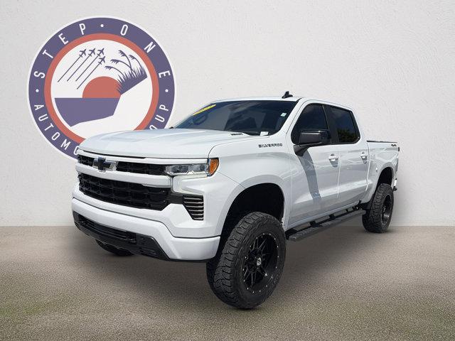 2023 Chevrolet Silverado 1500 4WD Crew Cab Short Bed RST