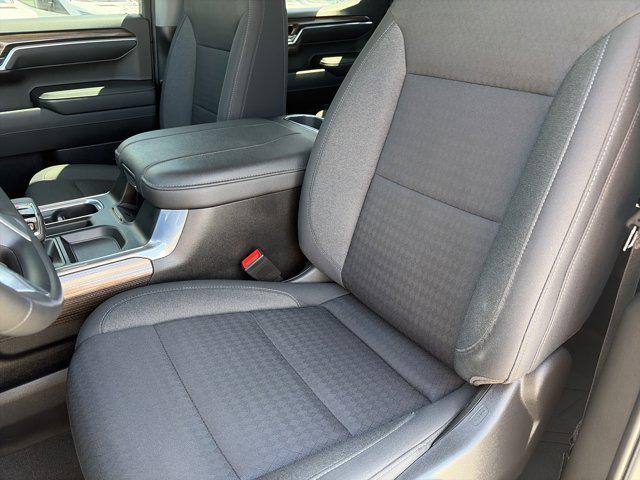 2023 Chevrolet Silverado 1500 4WD Crew Cab Short Bed RST