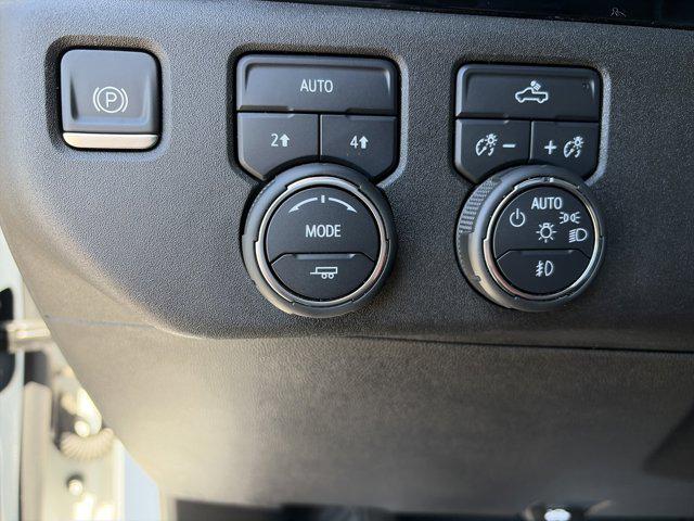 2023 Chevrolet Silverado 1500 4WD Crew Cab Short Bed RST