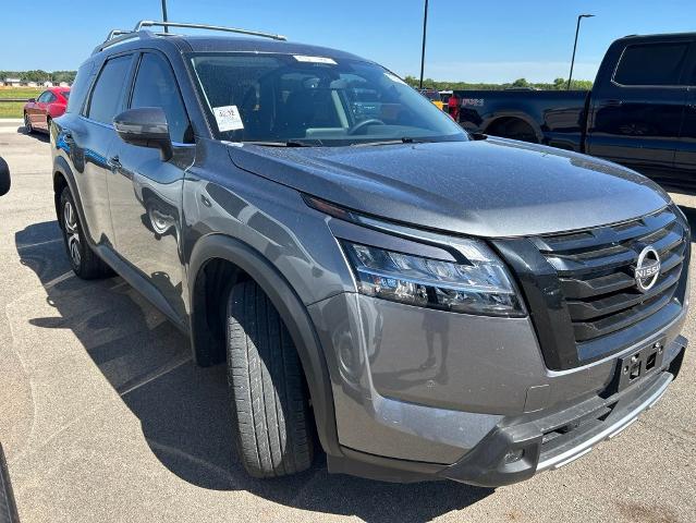 2023 Nissan Pathfinder SL FWD