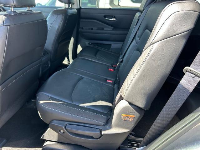 2023 Nissan Pathfinder SL FWD