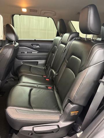 2023 Nissan Pathfinder SL FWD
