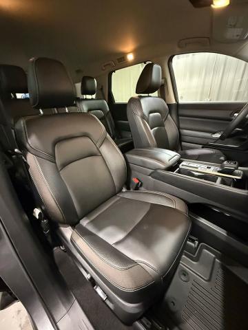 2023 Nissan Pathfinder SL FWD