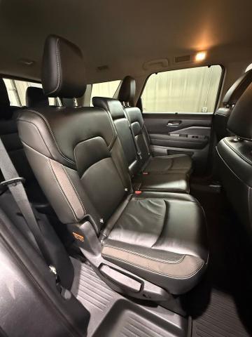 2023 Nissan Pathfinder SL FWD