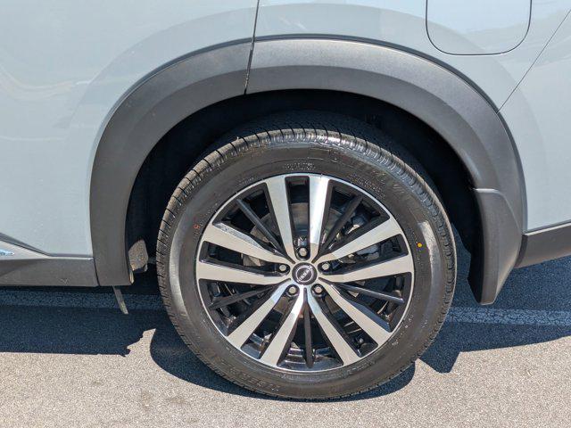 2024 Nissan Pathfinder Platinum FWD