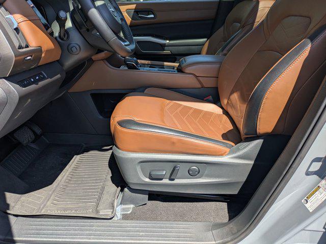 2024 Nissan Pathfinder Platinum FWD