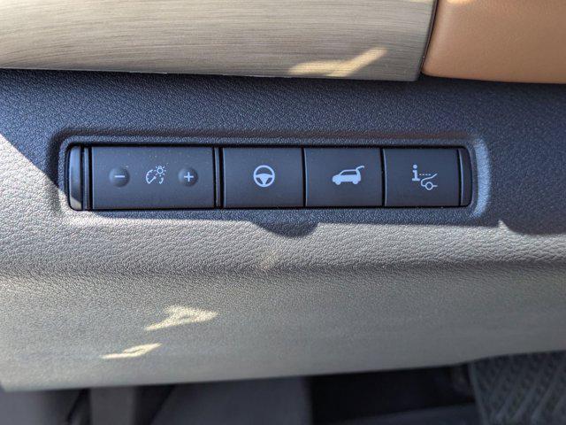 2024 Nissan Pathfinder Platinum FWD