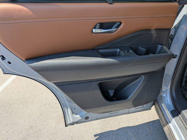 2024 Nissan Pathfinder Platinum FWD