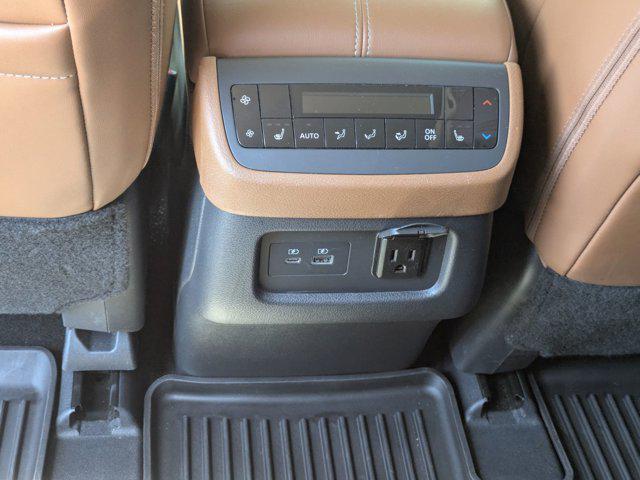 2024 Nissan Pathfinder Platinum FWD