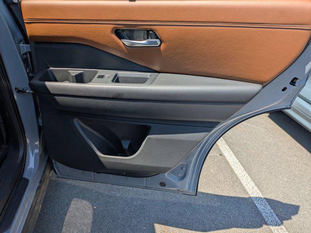 2024 Nissan Pathfinder Platinum FWD