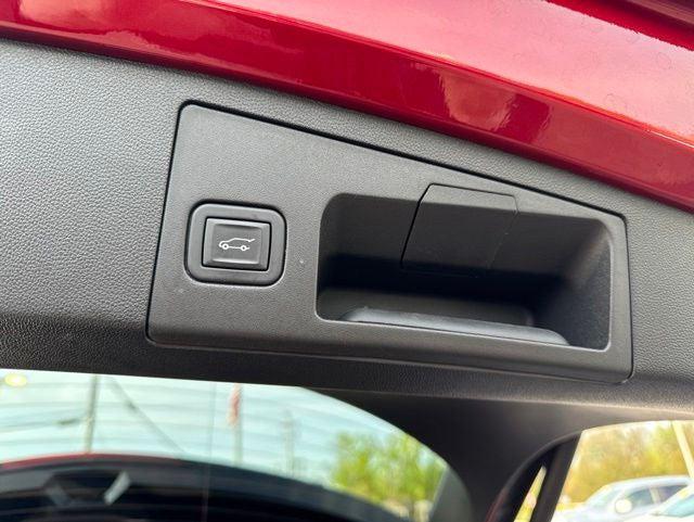 2023 Cadillac XT4 FWD Premium Luxury