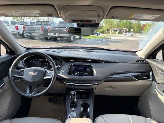 2023 Cadillac XT4 FWD Premium Luxury