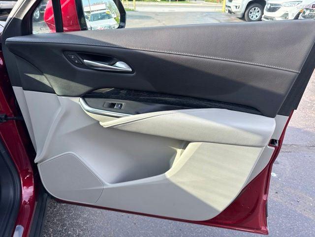 2023 Cadillac XT4 FWD Premium Luxury
