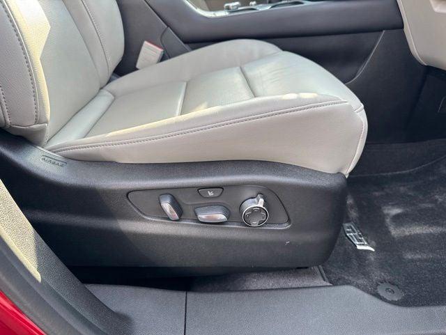 2023 Cadillac XT4 FWD Premium Luxury