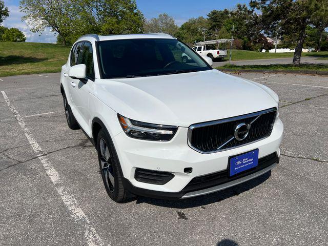 2020 Volvo XC40 T5 Momentum