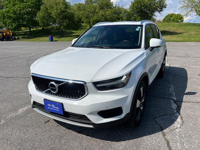 2020 Volvo XC40 T5 Momentum