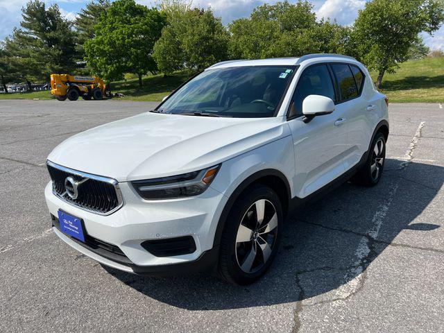 2020 Volvo XC40 T5 Momentum
