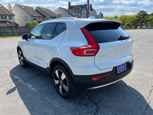 2020 Volvo XC40 T5 Momentum