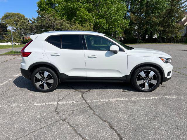 2020 Volvo XC40 T5 Momentum