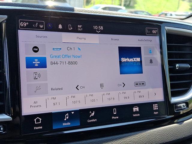 2024 Chrysler Pacifica Touring L