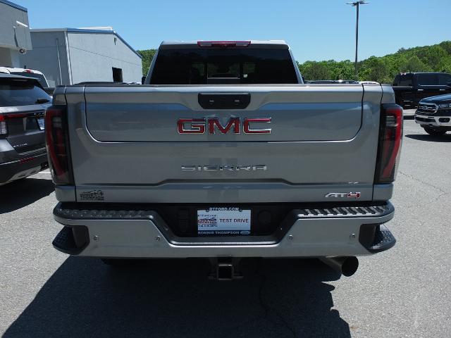 2025 GMC Sierra 2500HD 4WD Crew Cab Standard Bed AT4