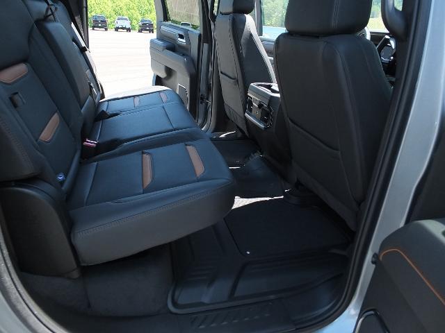 2025 GMC Sierra 2500HD 4WD Crew Cab Standard Bed AT4