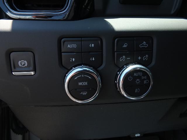 2025 GMC Sierra 2500HD 4WD Crew Cab Standard Bed AT4