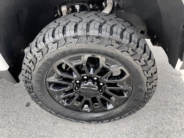 2024 GMC Sierra 2500HD 4WD Crew Cab Standard Bed Denali