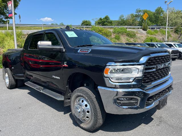 2022 Ram 3500 Big Horn Mega Cab 4x4 6'4" Box