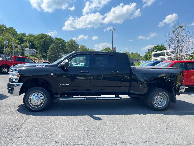 2022 Ram 3500 Big Horn Mega Cab 4x4 6'4" Box