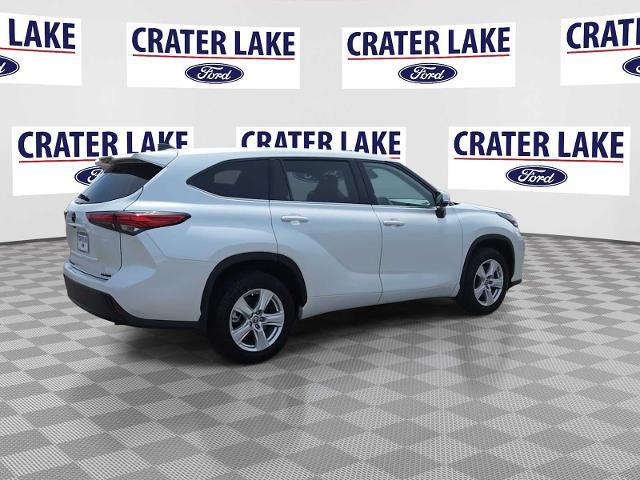 2022 Toyota Highlander LE