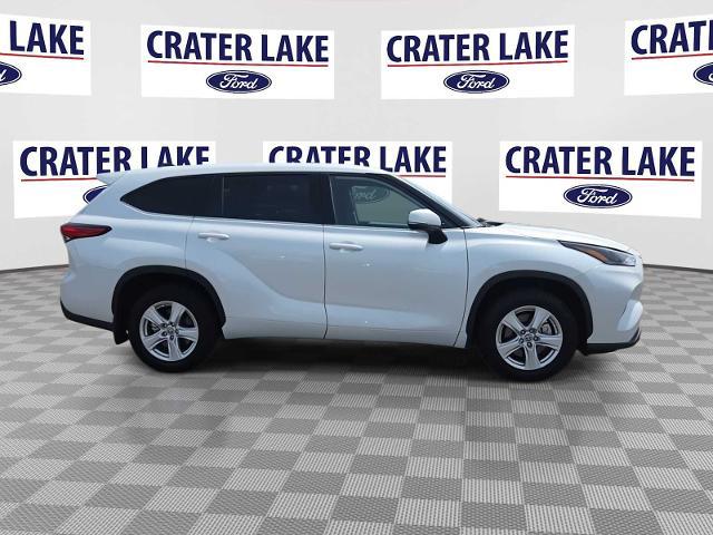 2022 Toyota Highlander LE