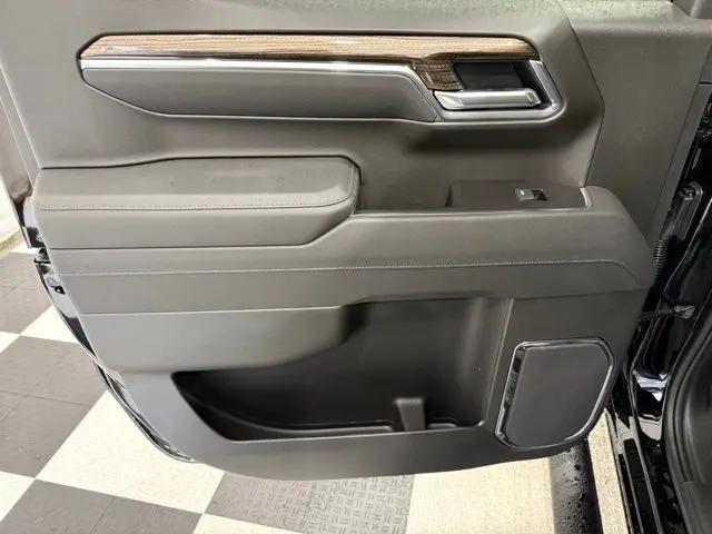 2026 Chevrolet Silverado 1500 4WD Crew Cab Short Bed RST