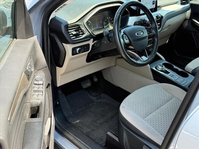 2022 Ford Escape SE Hybrid