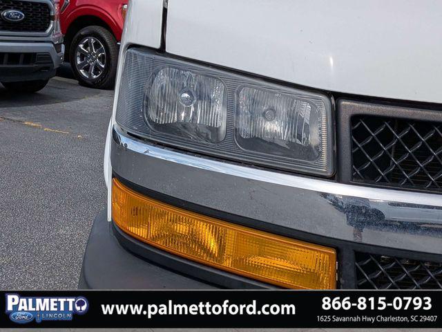 2022 Chevrolet Express Cargo Van RWD 2500 Regular Wheelbase WT