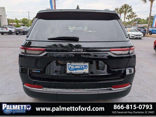 2023 Jeep Grand Cherokee Base
