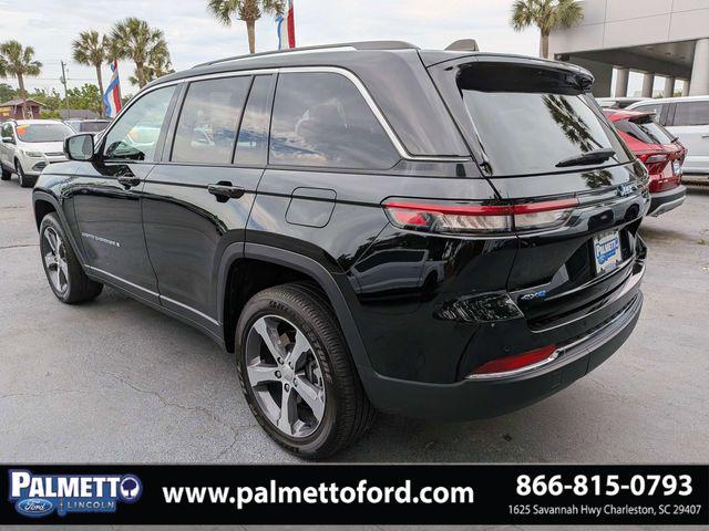 2023 Jeep Grand Cherokee Base