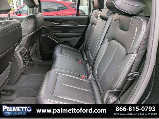 2023 Jeep Grand Cherokee Base