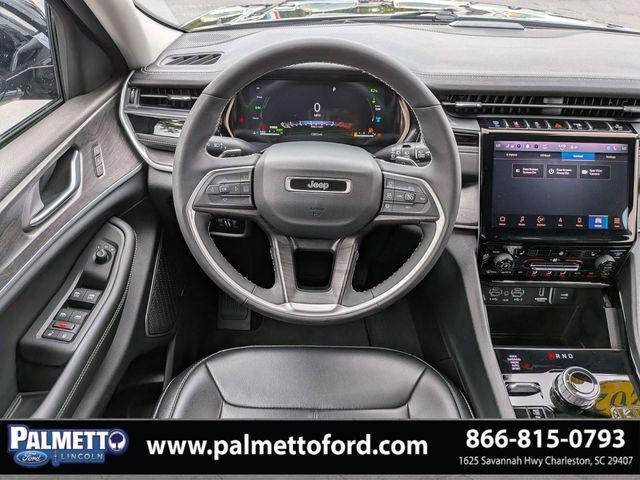 2023 Jeep Grand Cherokee Base
