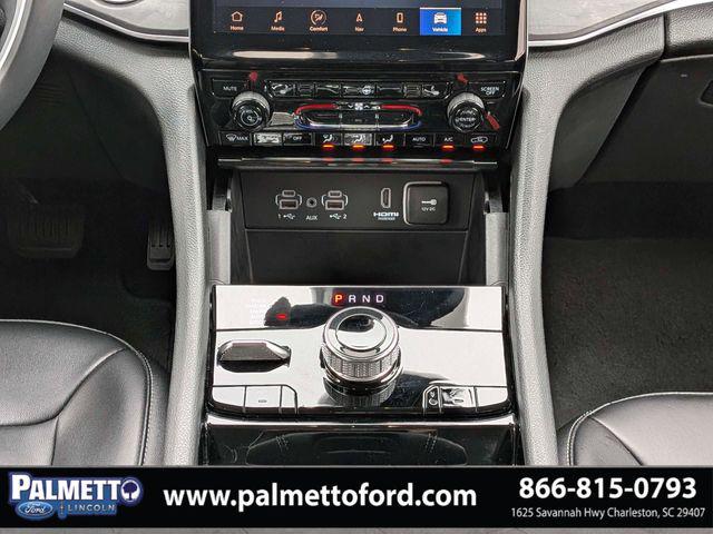 2023 Jeep Grand Cherokee Base