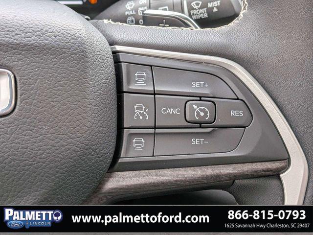 2023 Jeep Grand Cherokee Base
