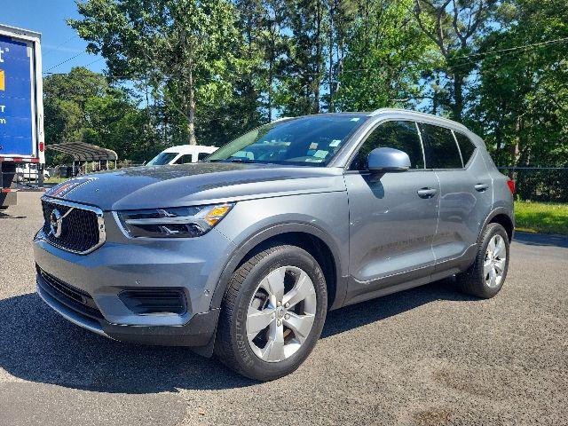 2019 Volvo XC40 T5 Momentum