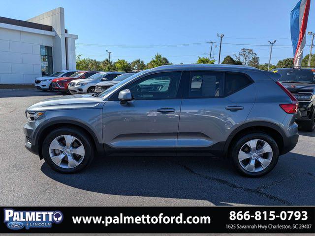 2019 Volvo XC40 T5 Momentum