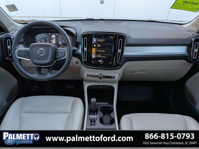 2019 Volvo XC40 T5 Momentum