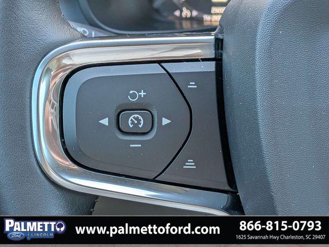 2019 Volvo XC40 T5 Momentum