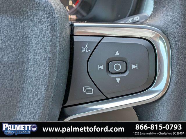 2019 Volvo XC40 T5 Momentum