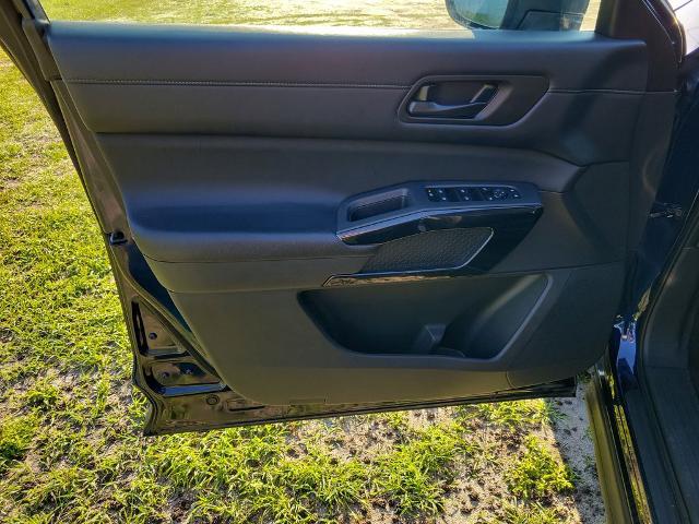 2024 Nissan Pathfinder SV FWD