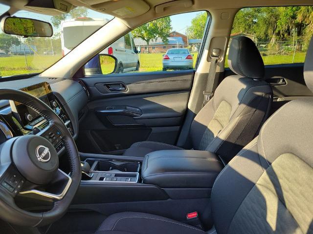 2024 Nissan Pathfinder SV FWD