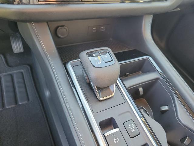 2024 Nissan Pathfinder SV FWD